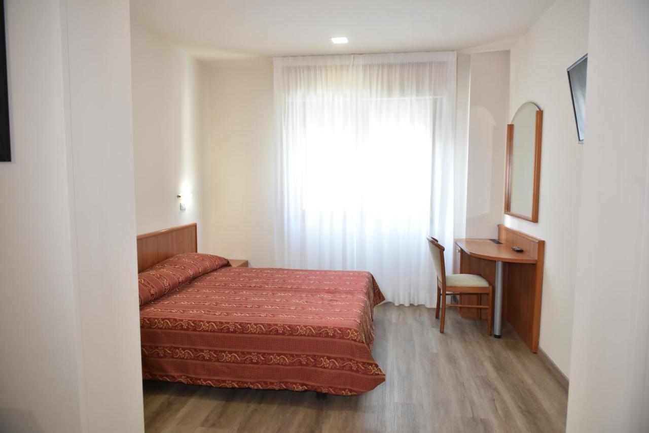 Hotel E Appartamenti La Solaria San Giovanni Rotondo Exteriör bild