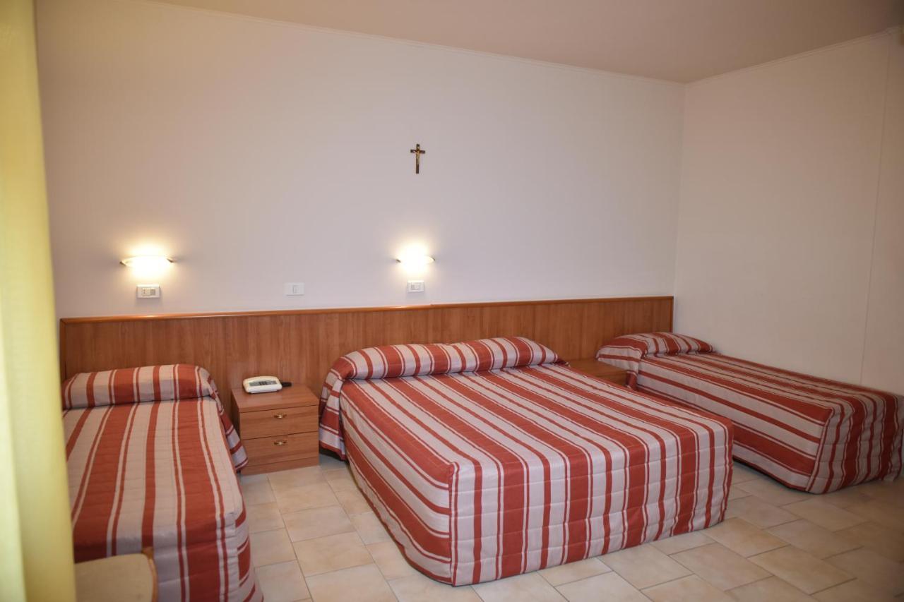 Hotel E Appartamenti La Solaria San Giovanni Rotondo Exteriör bild