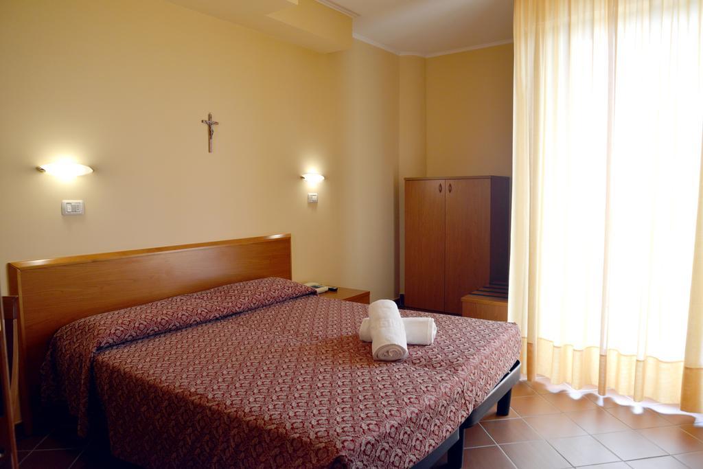 Hotel E Appartamenti La Solaria San Giovanni Rotondo Exteriör bild