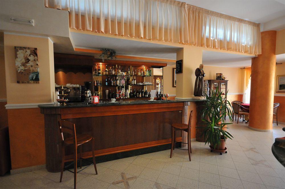 Hotel E Appartamenti La Solaria San Giovanni Rotondo Exteriör bild