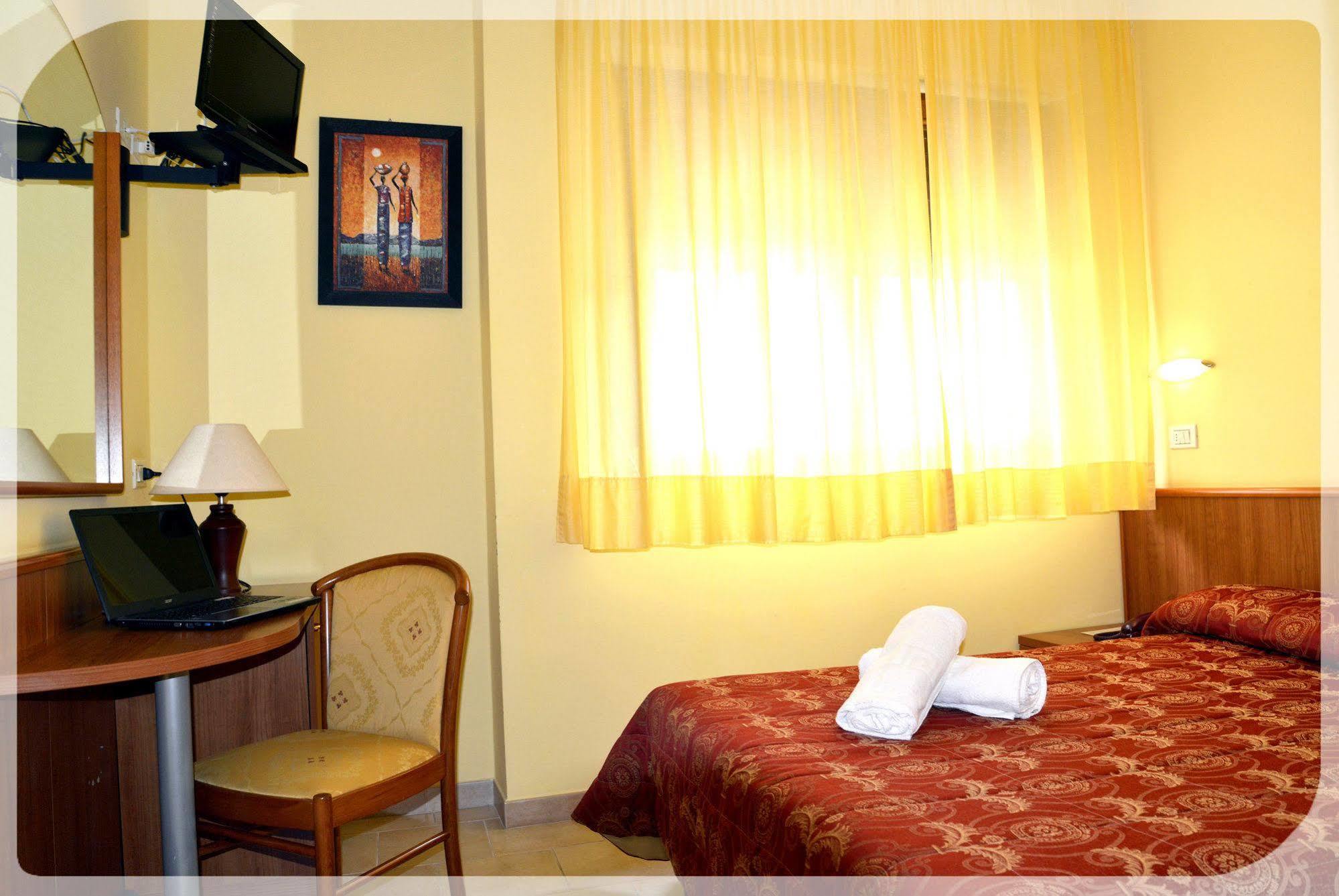Hotel E Appartamenti La Solaria San Giovanni Rotondo Exteriör bild